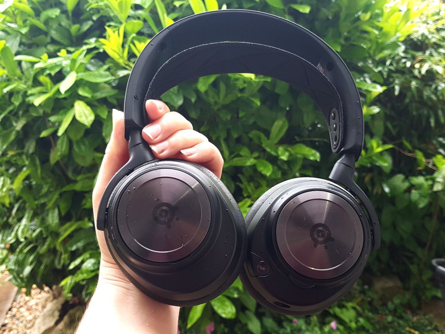 SteelSeries Arctis Nova Pro Test – Headset für Gamer und Audiophile